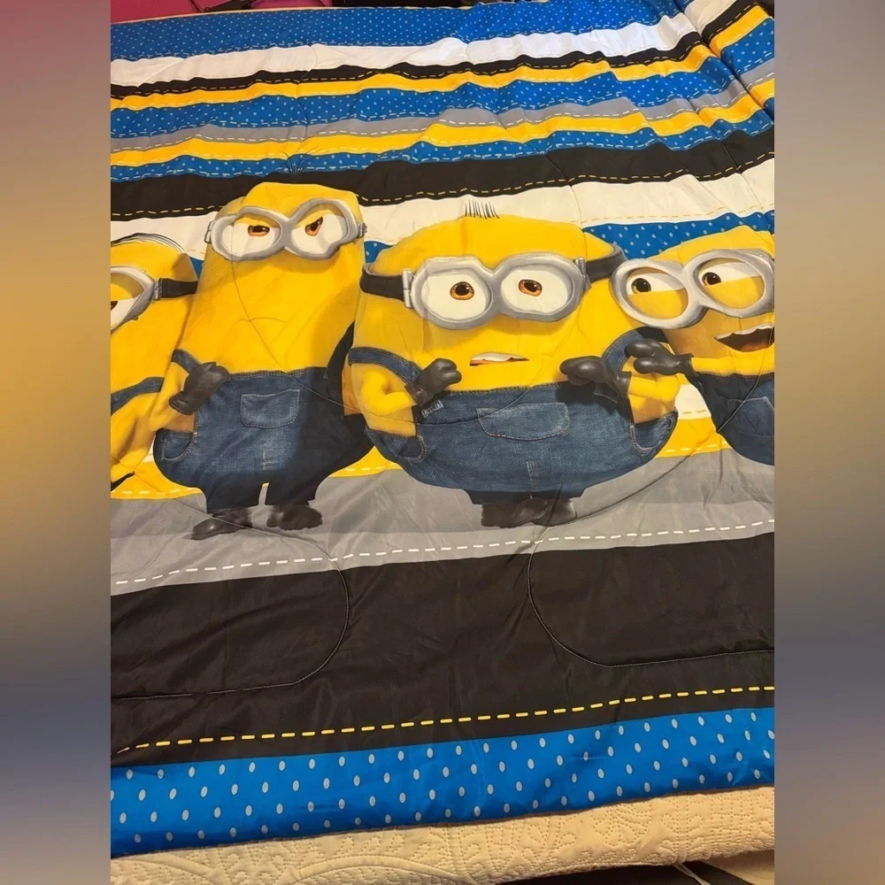 Despicable Me Return of Gru Twin Reversible Comforter in EUC